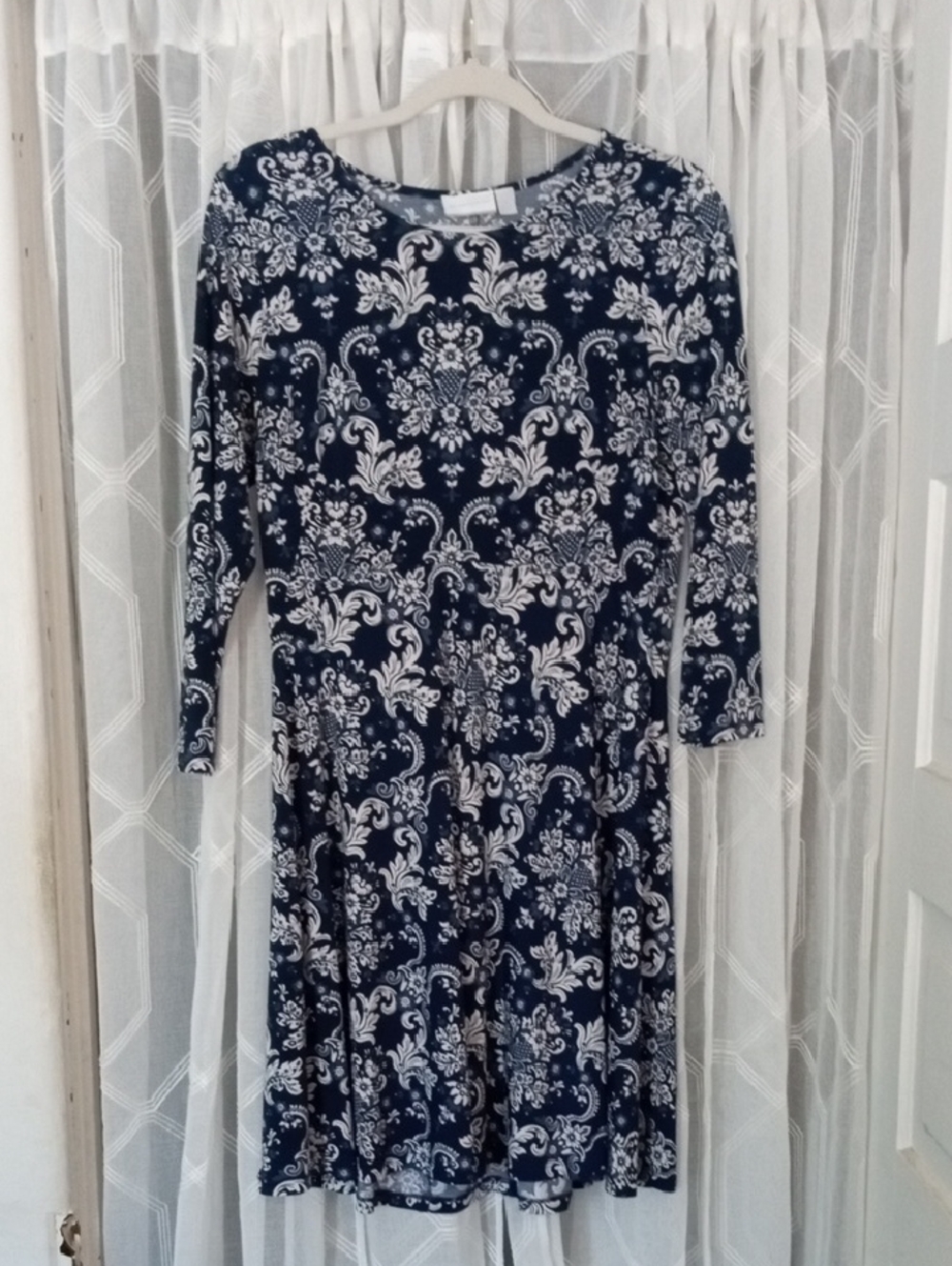 New York & Company Navy and White Damask Floral-Print Long Sleeve Dress Size M